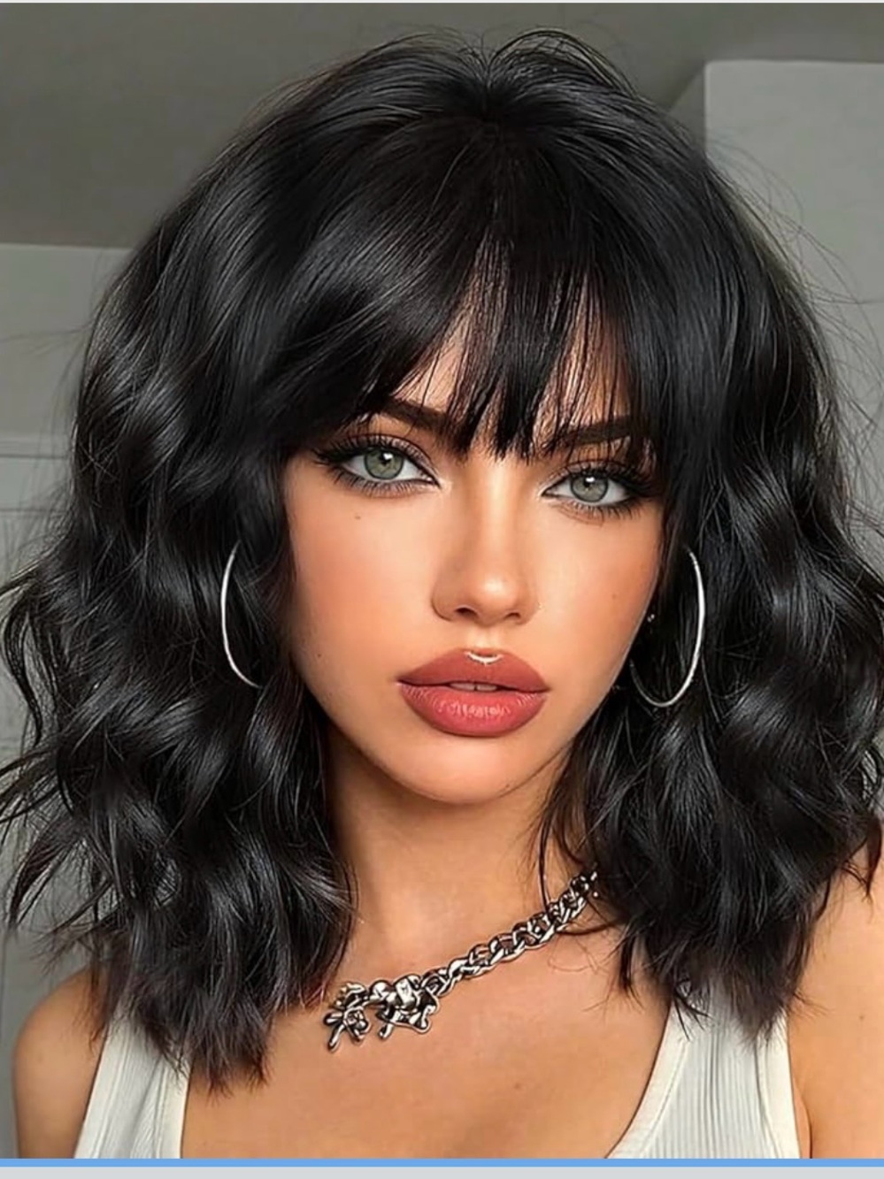 Aokiya Black Wavy Bob Wig with Bangs